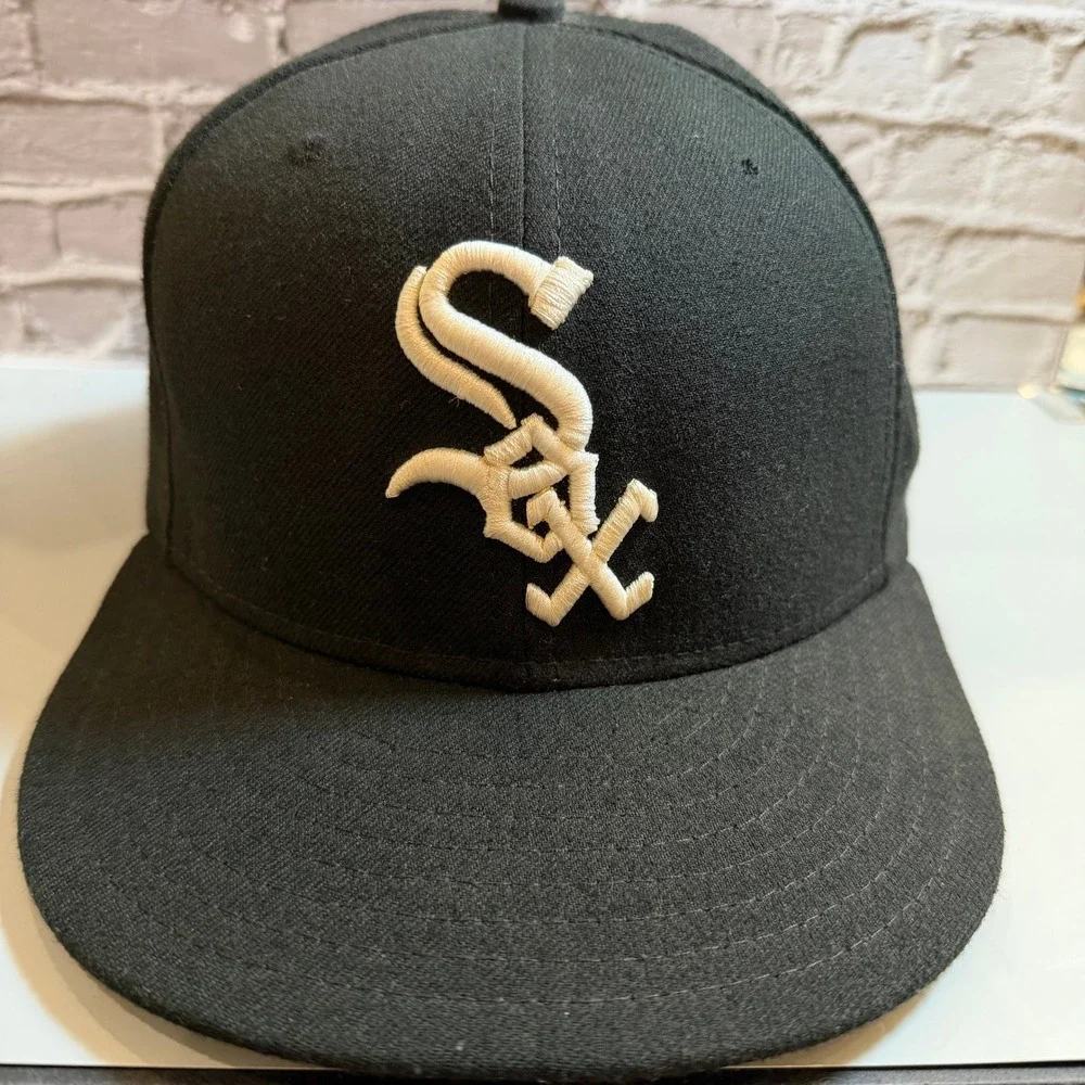New Era Chicago White Sox Hat Mens 7 3/4 Black 59FIFTY Fitted MLB Cap